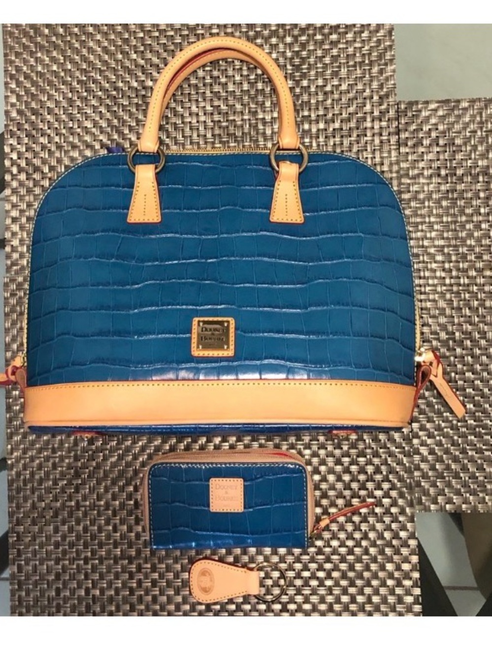 NWT LIMITED EDITION D&B OAKDALE CROC EMBOSSED ZIP ZIP SATCHEL WALLET &KEY CHAIN